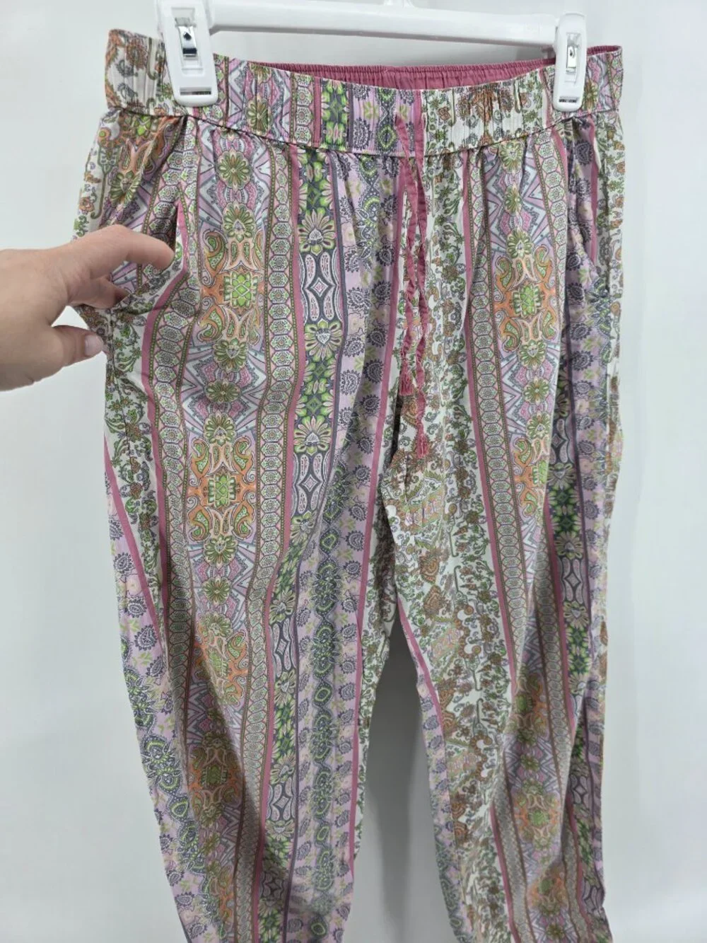 Victoria's Secret Pajama Set Pink Top &‎ Floral Capri Pants – Size S
